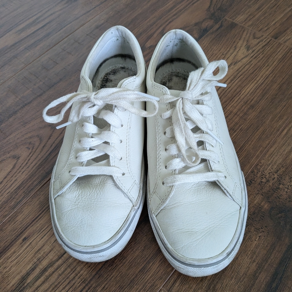 Eddie Bauer White Leather Sneakers